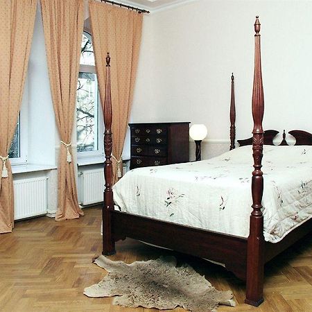 Pecherskie Lipki Hotel Kijev Kültér fotó