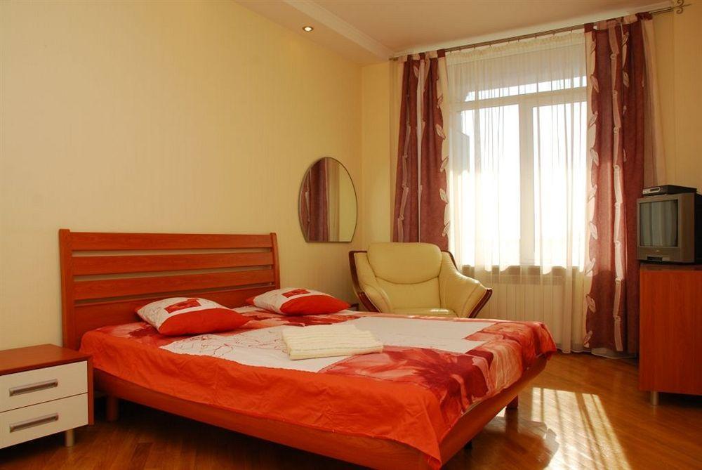 Pecherskie Lipki Hotel Kijev Kültér fotó