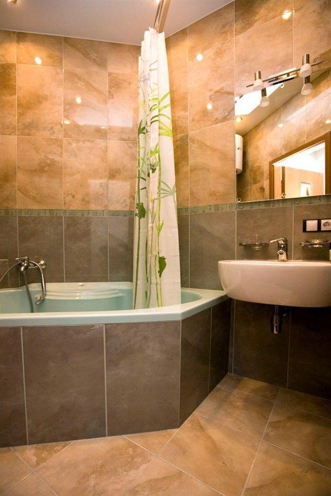 Pecherskie Lipki Hotel Kijev Kültér fotó
