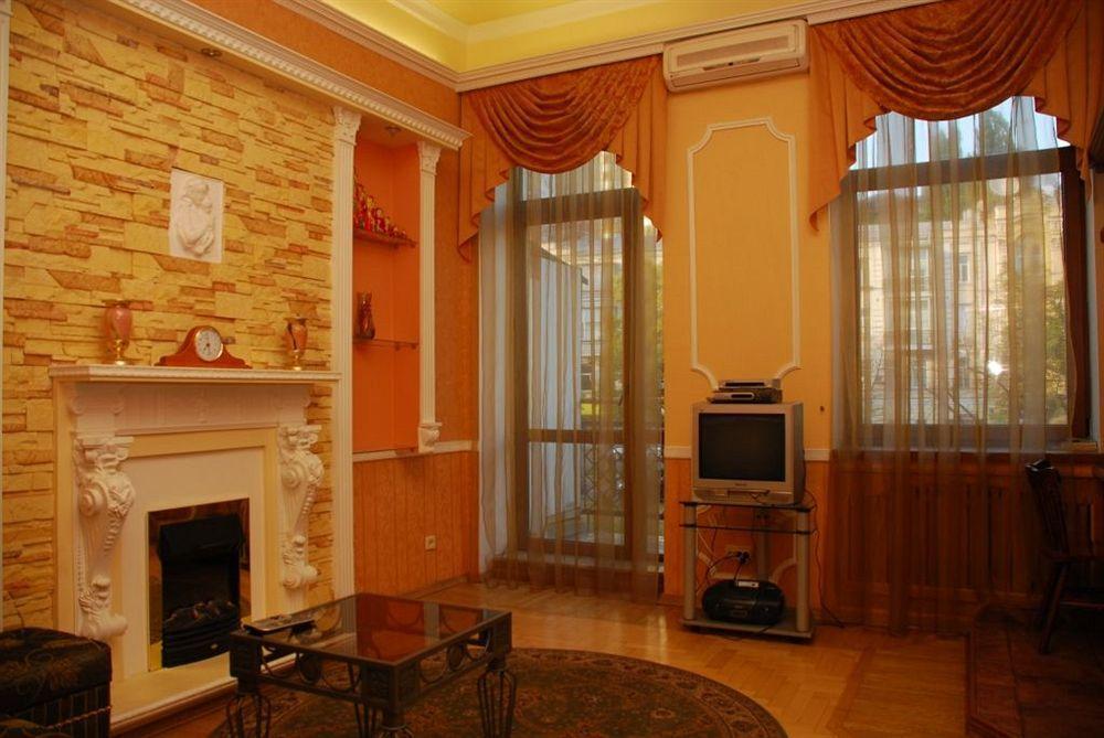 Pecherskie Lipki Hotel Kijev Kültér fotó