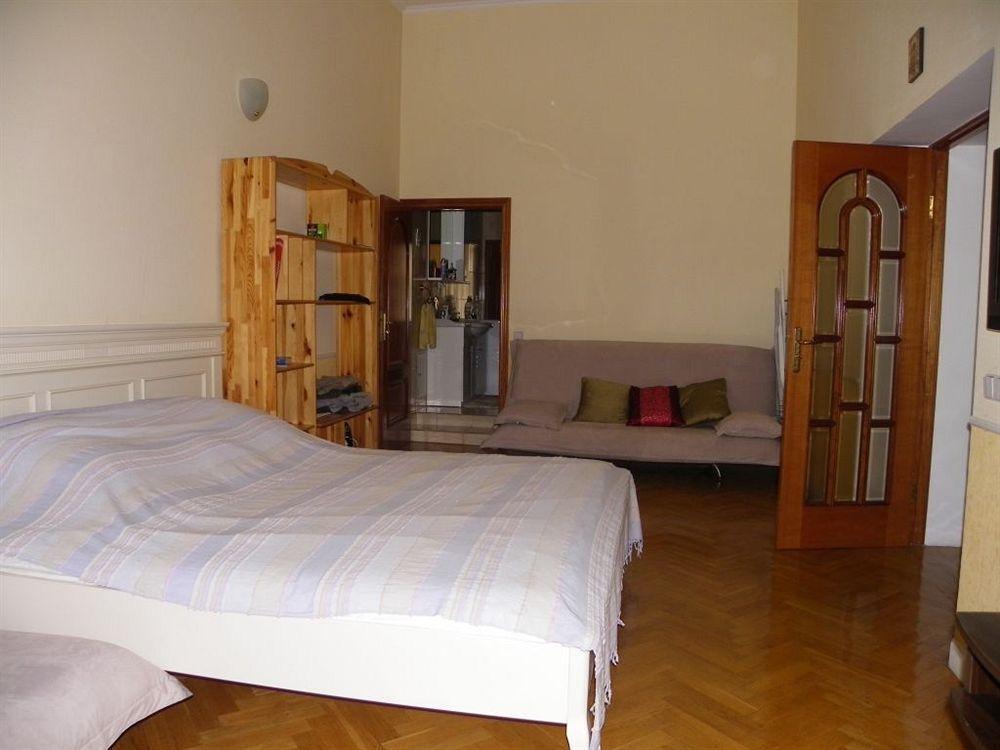 Pecherskie Lipki Hotel Kijev Kültér fotó