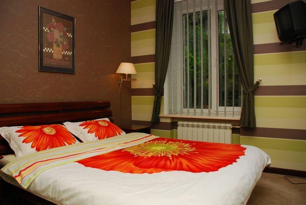 Pecherskie Lipki Hotel Kijev Kültér fotó